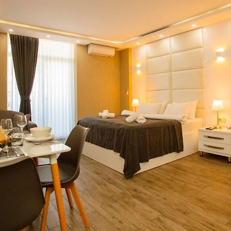 Holiday Premium Apartments Batumi Exteriör bild