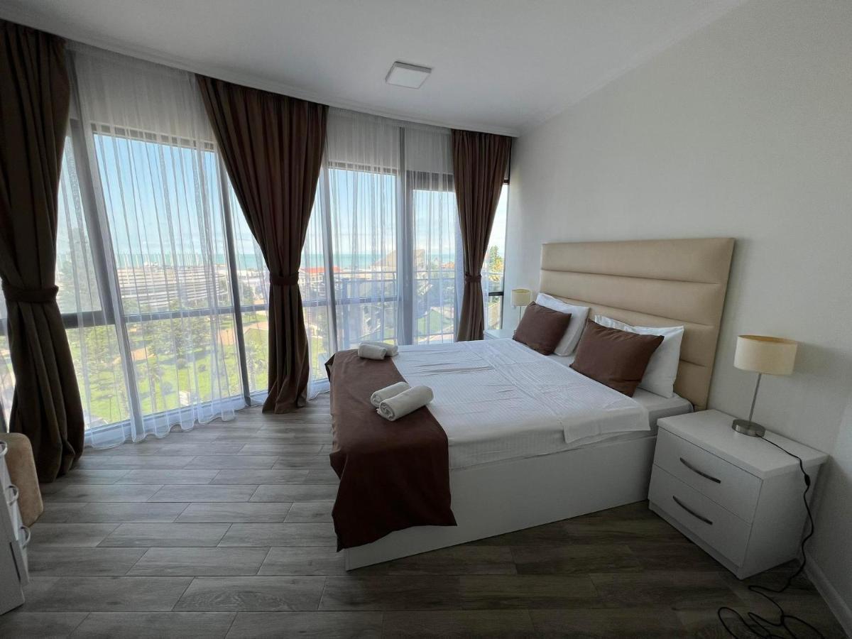 Holiday Premium Apartments Batumi Exteriör bild