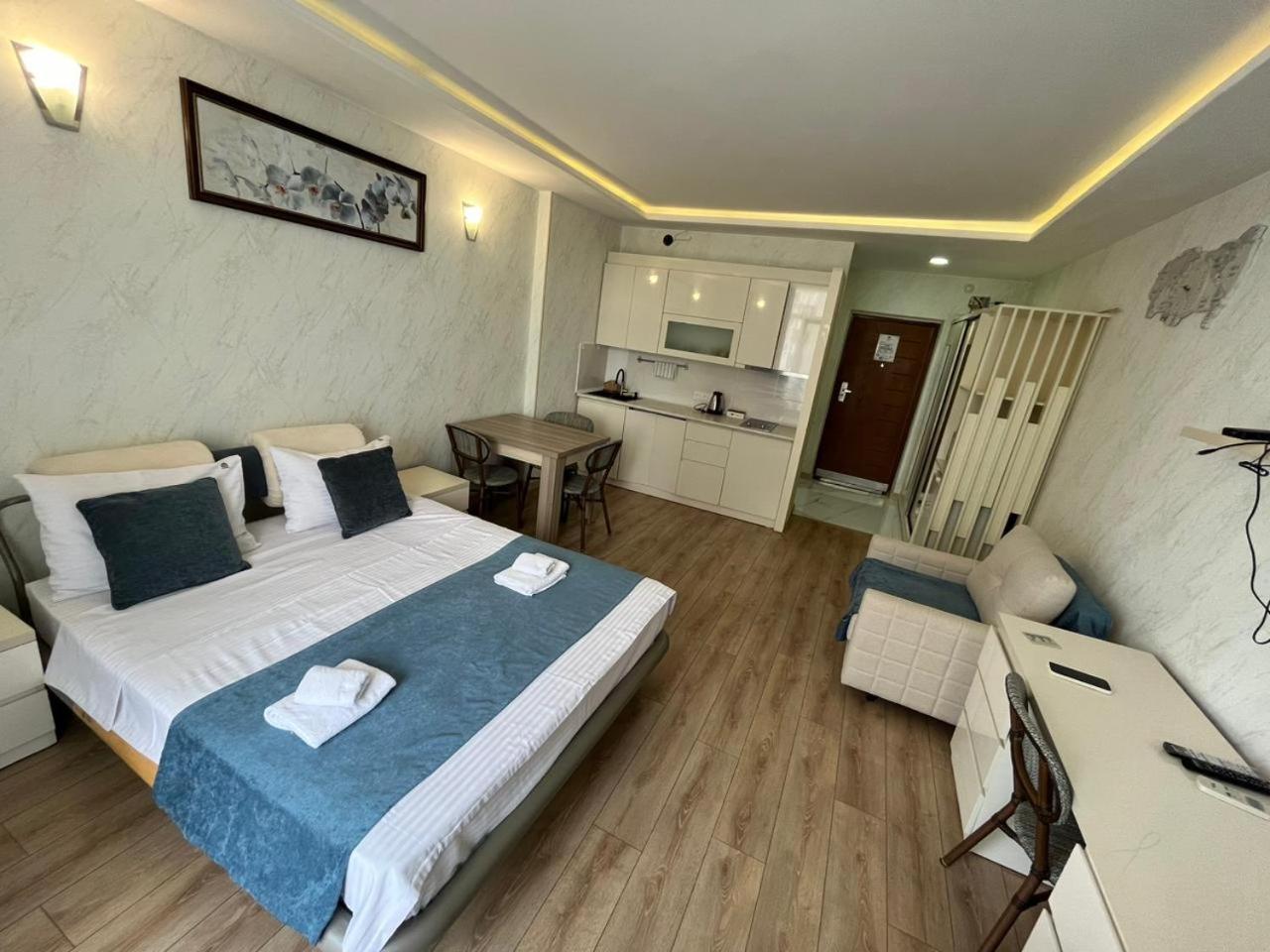 Holiday Premium Apartments Batumi Exteriör bild