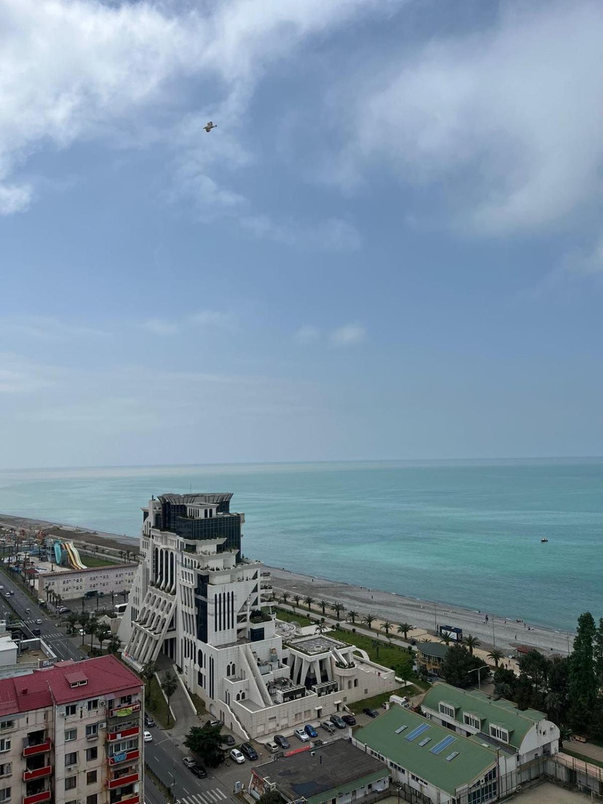 Holiday Premium Apartments Batumi Exteriör bild