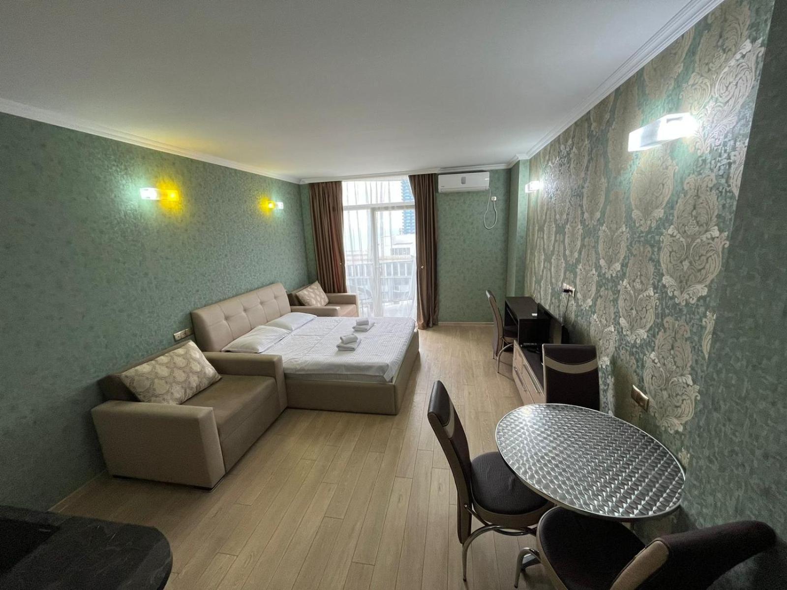 Holiday Premium Apartments Batumi Exteriör bild